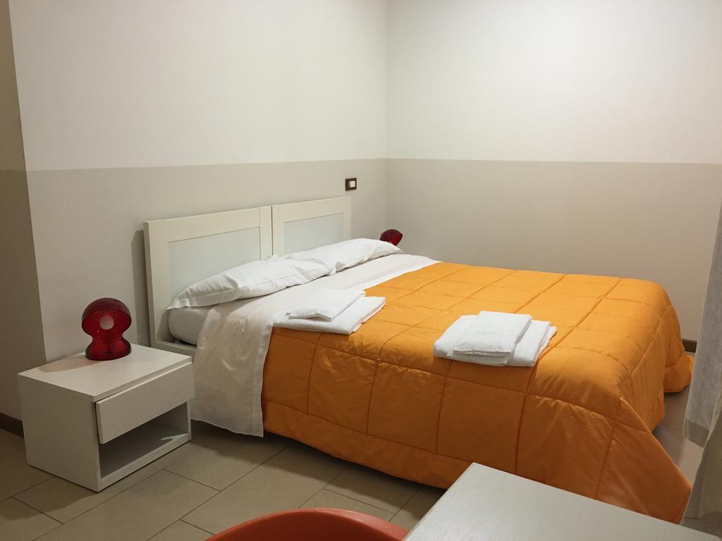 L'Archetto Hostel Кремона Екстериор снимка